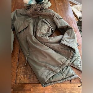 ✨SALE✨  Gap faux fur lined parka coat ✨SALE✨